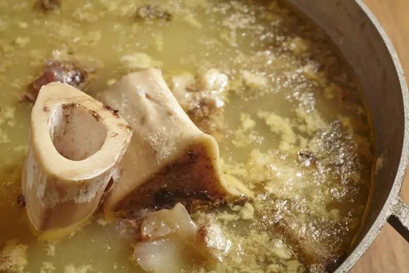 Reguliše rad creva,jača imunitet ,ubrzava metabolizam:FANTASTIČNA SUPA OD KOSTIJU!