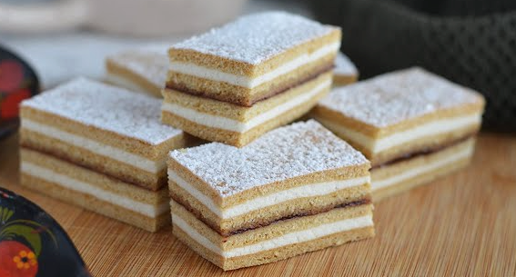 Medena kata – Klasik među kolačima koji osvaja svojim bogatim i nježnim ukusom