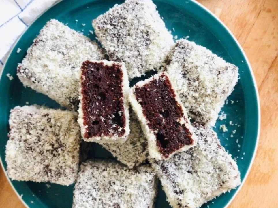 MALO DRUGAČIJI ČUPAVCI: Kakao kocke u bijeloj čokoladi i mrvicama kokosa